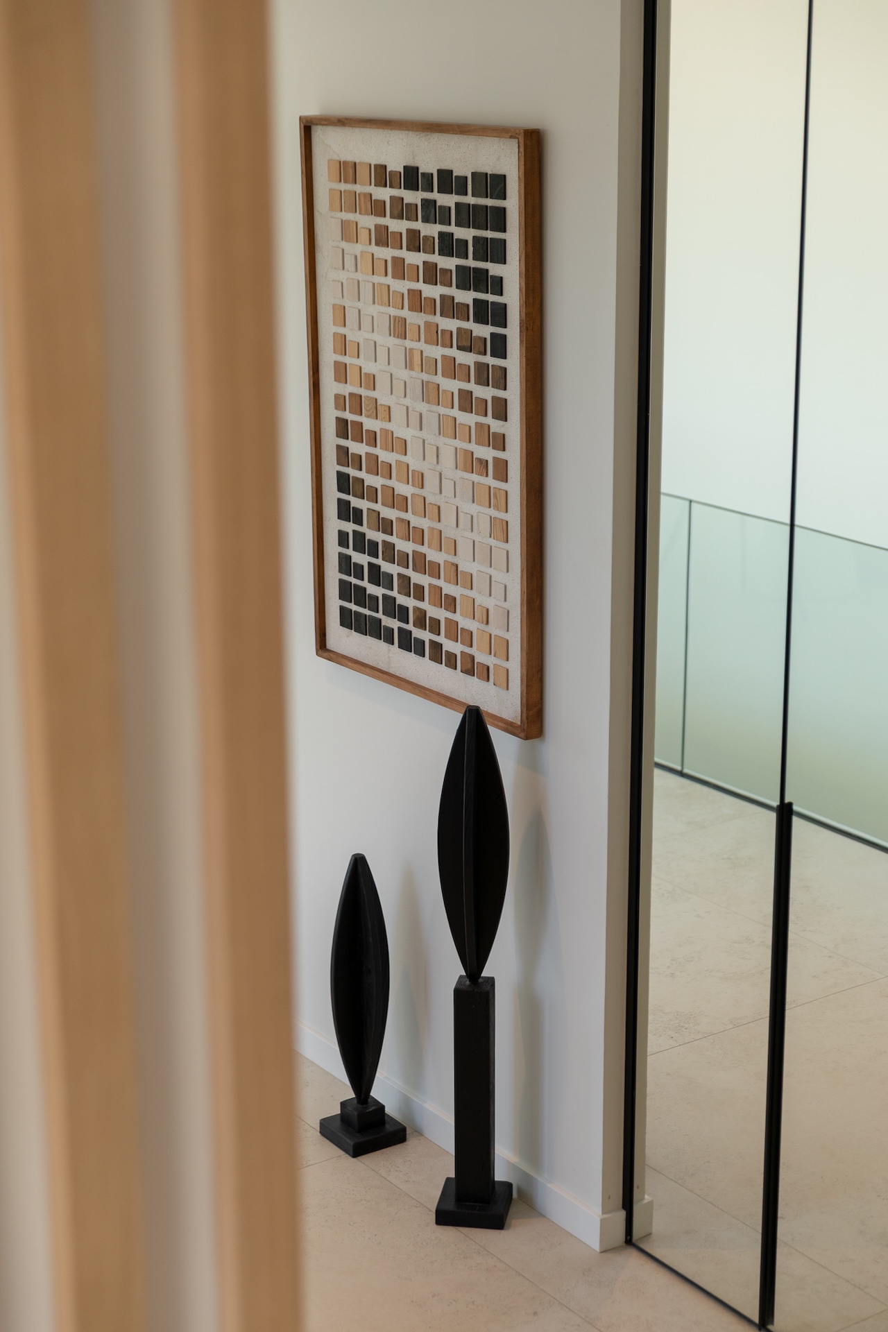 Resa Estates for sale Ibiza Vlla Aixa te koop sale lift sea views detail hallwsay.jpg